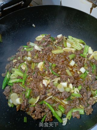 芹菜炒牛肉的做法步骤：5
