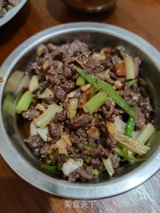 芹菜炒牛肉的做法步骤：6