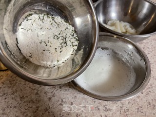 酥炸鱿鱼圈 — 蛋白面糊版的做法步骤：2