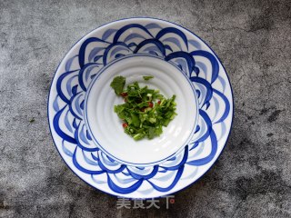 虫草花排骨清汤面的做法步骤：4