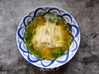 虫草花排骨清汤面的做法步骤：6