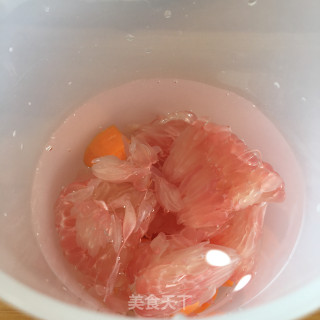 胡萝卜柚子汁的做法步骤：2