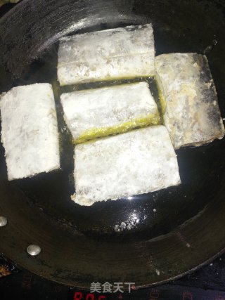 椒盐带鱼的做法步骤：3