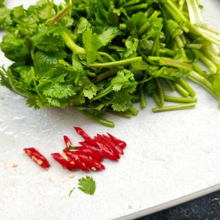 香菜拌熟肉的做法步骤：3