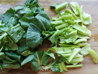 青菜炒肉片的做法步骤：3