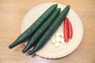 爆腌香辣黄瓜的做法步骤：1