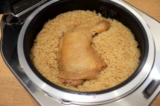 酱油鸡腿焖饭的做法步骤：7