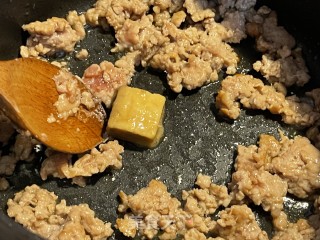 橄榄菜煮豆腐的做法步骤：2