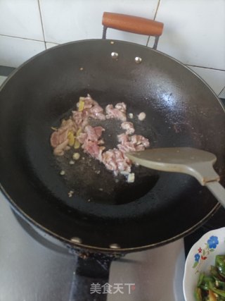 辣椒炒肉的做法步骤：8