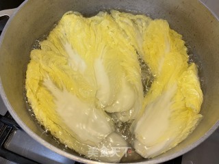 豆酱娃娃菜的做法步骤：2