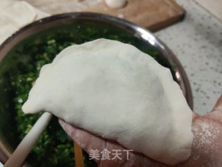 鸡蛋韭菜盒子的做法步骤：13