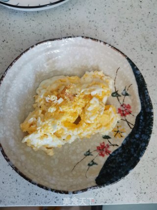 虾皮黄瓜炒鸡蛋的做法步骤：2