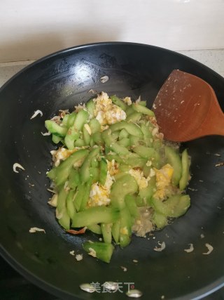 虾皮黄瓜炒鸡蛋的做法步骤：4