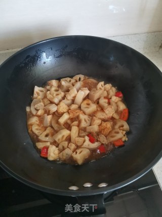 韩式鱼丸炒莲藕的做法步骤：6