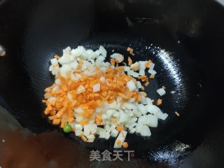 什锦炒饭的做法步骤：4