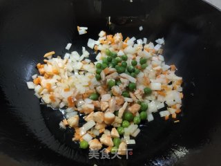 什锦炒饭的做法步骤：5