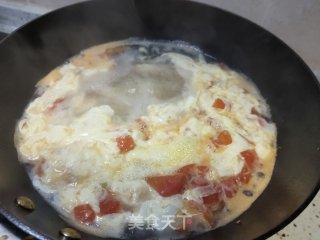西红柿虾丸鸡蛋汤的做法步骤：11
