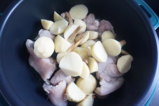 茨菇炖肉的做法步骤：10