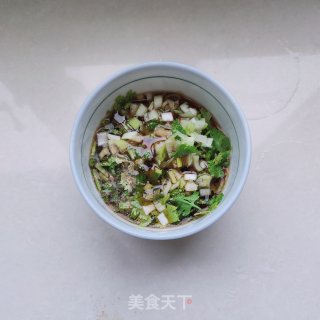 酸辣酥肉汤的做法步骤：5