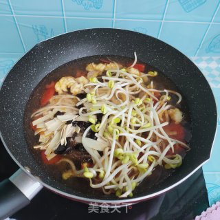 酸辣酥肉汤的做法步骤：9