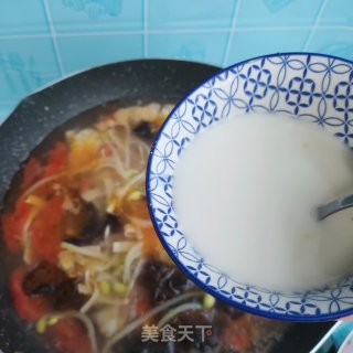 酸辣酥肉汤的做法步骤：11