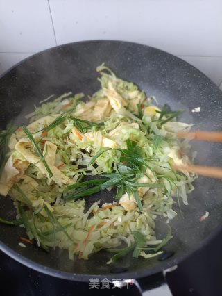 鸡蛋炒卷心菜的做法步骤：15