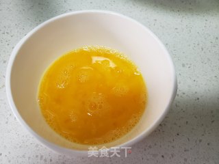 南瓜芽尖炒鸡蛋的做法步骤：3