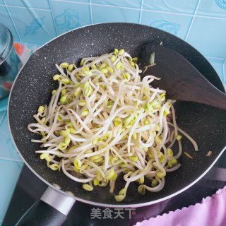 五花肉豆芽炖粉条的做法步骤：6