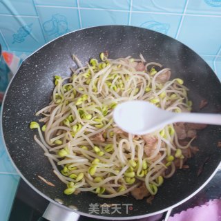 五花肉豆芽炖粉条的做法步骤：9