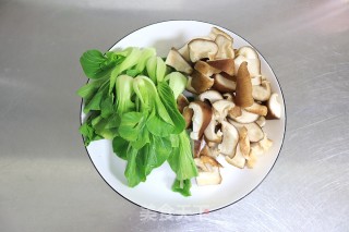 无油少盐清肠的白灼香菇油菜芯的做法步骤：2