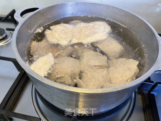 无花果雪梨炖瘦肉的做法步骤：1