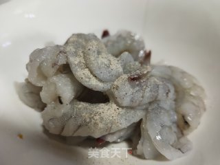芥末虾球的做法步骤：3