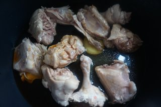 芋头烧鸭腿的做法步骤：10