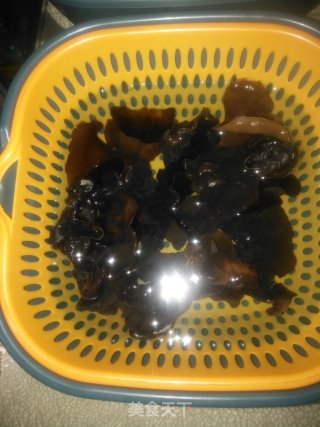 凉拌双耳的做法步骤：1