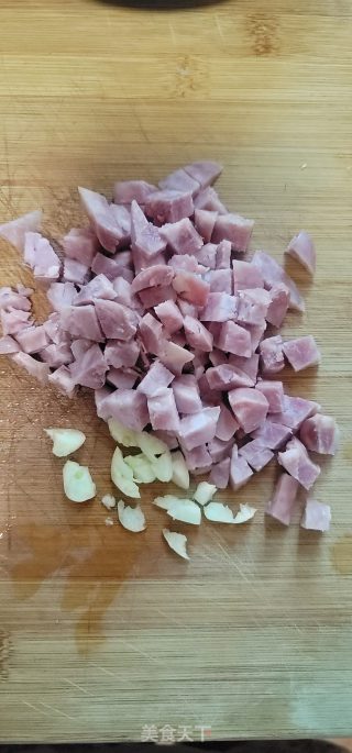 香肠蛋炒饭的做法步骤：2
