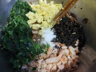 菠菜三鲜水饺的做法步骤：11