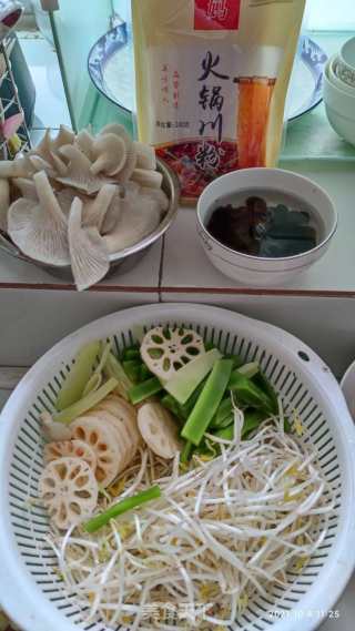香辣冒火锅的做法步骤：2