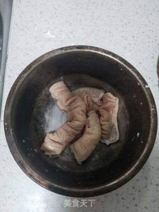 尖椒肥肠的做法步骤：4