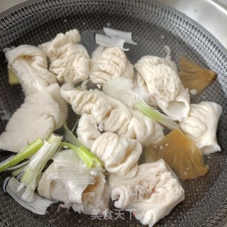 卤肥肠的做法步骤：3
