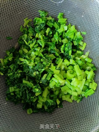 香芹牛肉饺的做法步骤：1