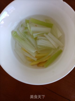香芹牛肉饺的做法步骤：3