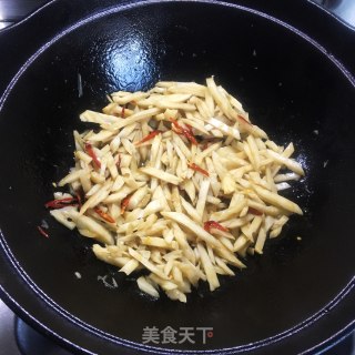 辣炒藕条的做法步骤：5