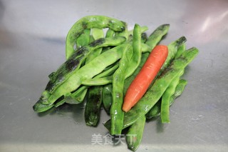红烧肉炖油豆角的做法步骤：8