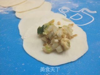 杏鲍菇鸡蛋馅素水饺的做法步骤：6
