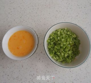 碎椒炒蛋的做法步骤：1