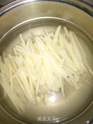 凉拌莲藕丝的做法步骤：5