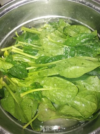 菠菜鸡蛋盖被的做法步骤：2