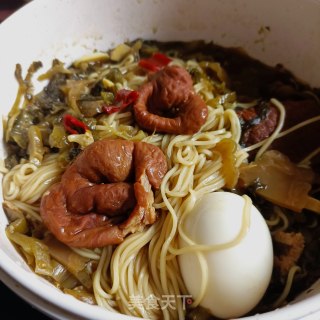 酸菜肥肠面的做法步骤：6