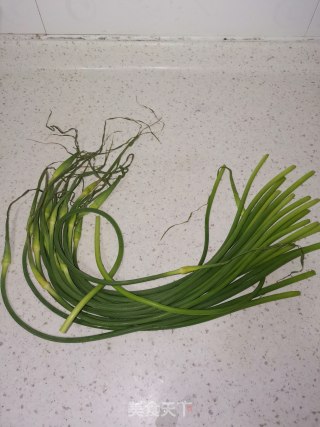 蒜苔炒肉的做法步骤：1