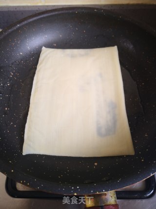烤冷面的做法步骤：1